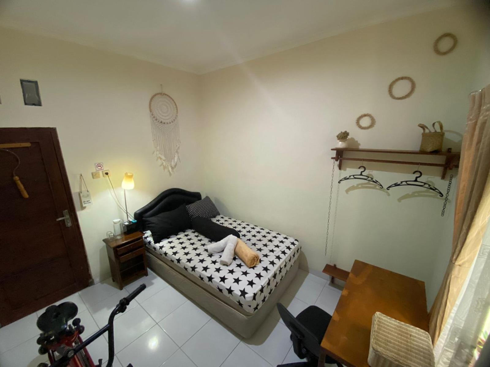 Coliving Jogja Sweet Home Kost Lengkap Di Jogjakarta Zimmer foto