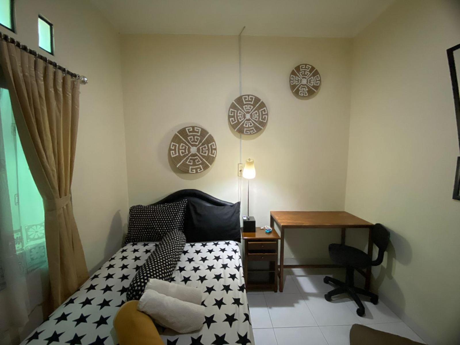 Coliving Jogja Sweet Home Kost Lengkap Di Jogjakarta Zimmer foto