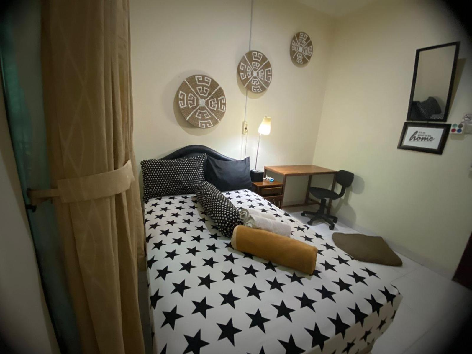 Coliving Jogja Sweet Home Kost Lengkap Di Jogjakarta Zimmer foto