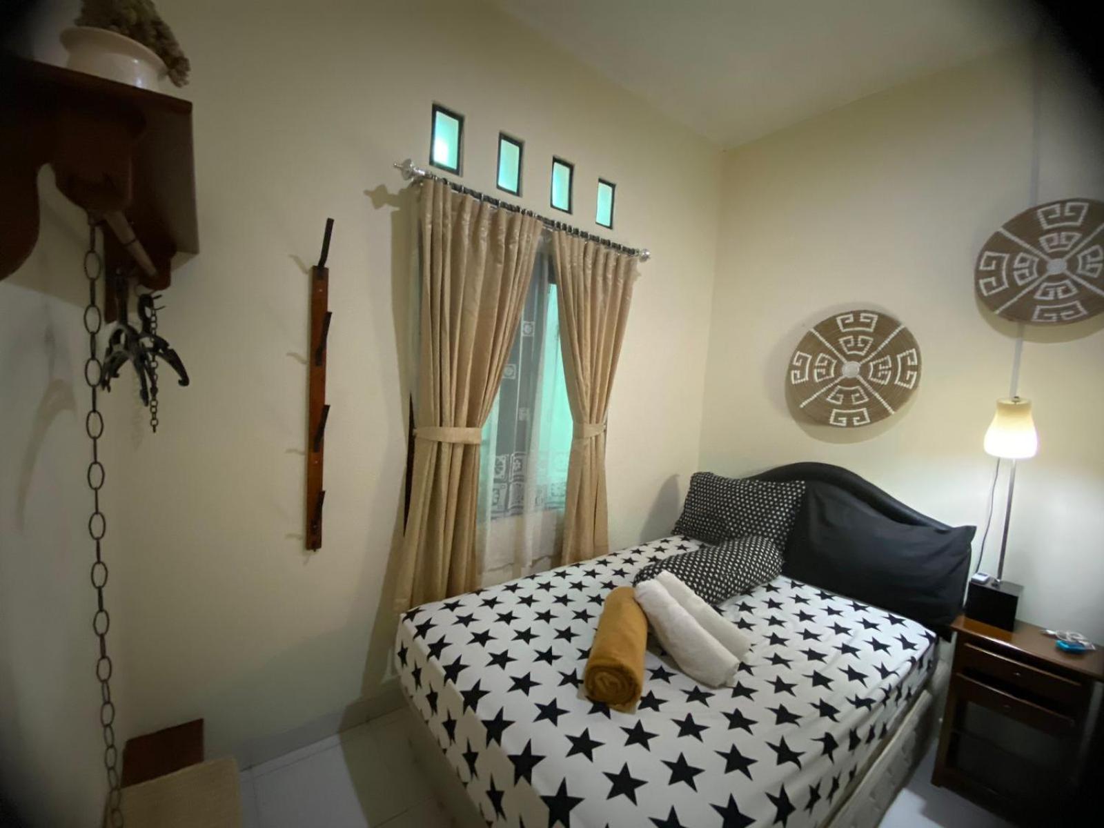 Coliving Jogja Sweet Home Kost Lengkap Di Jogjakarta Zimmer foto