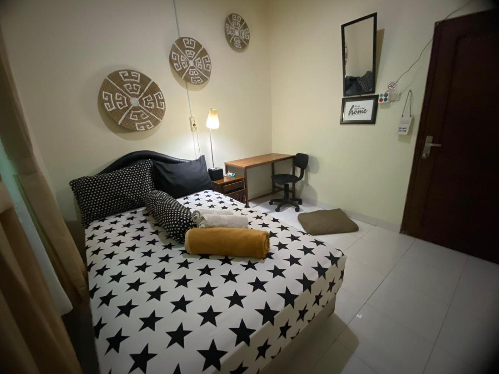 Coliving Jogja Sweet Home Kost Lengkap Di Jogjakarta Zimmer foto