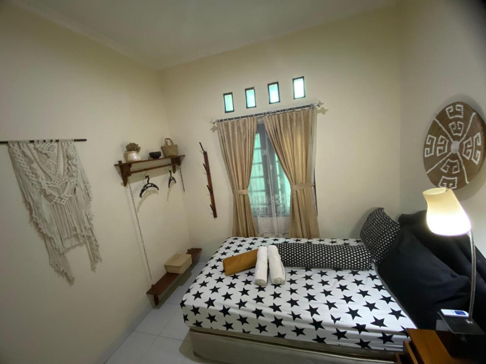 Coliving Jogja Sweet Home Kost Lengkap Di Jogjakarta Zimmer foto