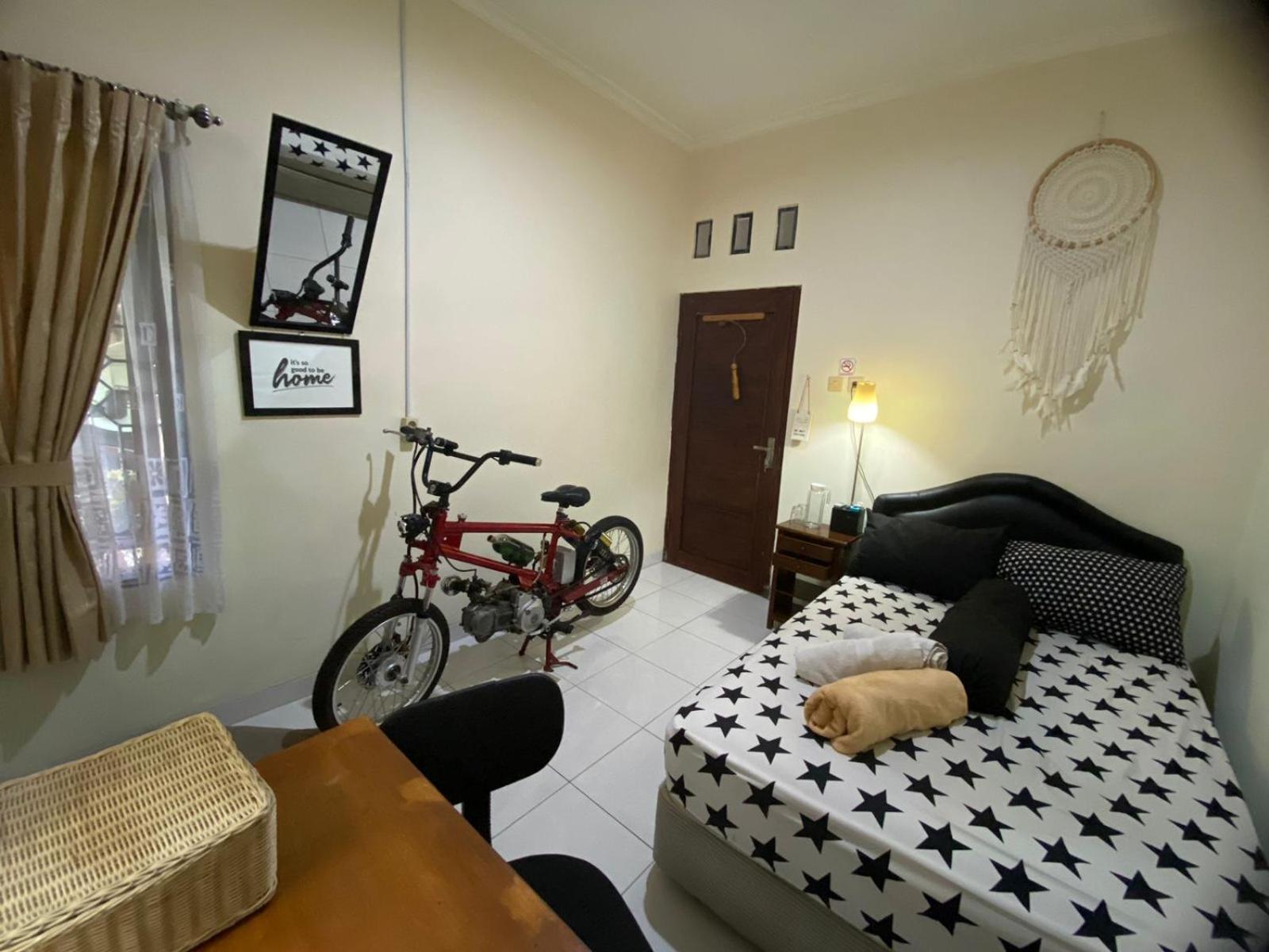 Coliving Jogja Sweet Home Kost Lengkap Di Jogjakarta Zimmer foto