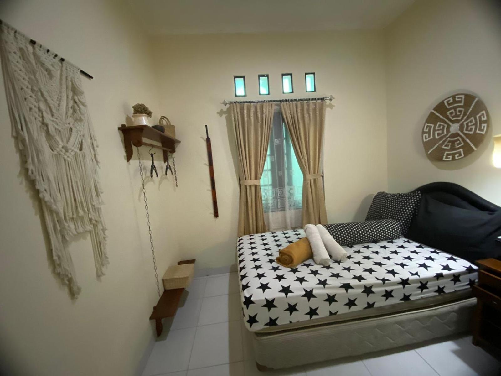 Coliving Jogja Sweet Home Kost Lengkap Di Jogjakarta Zimmer foto