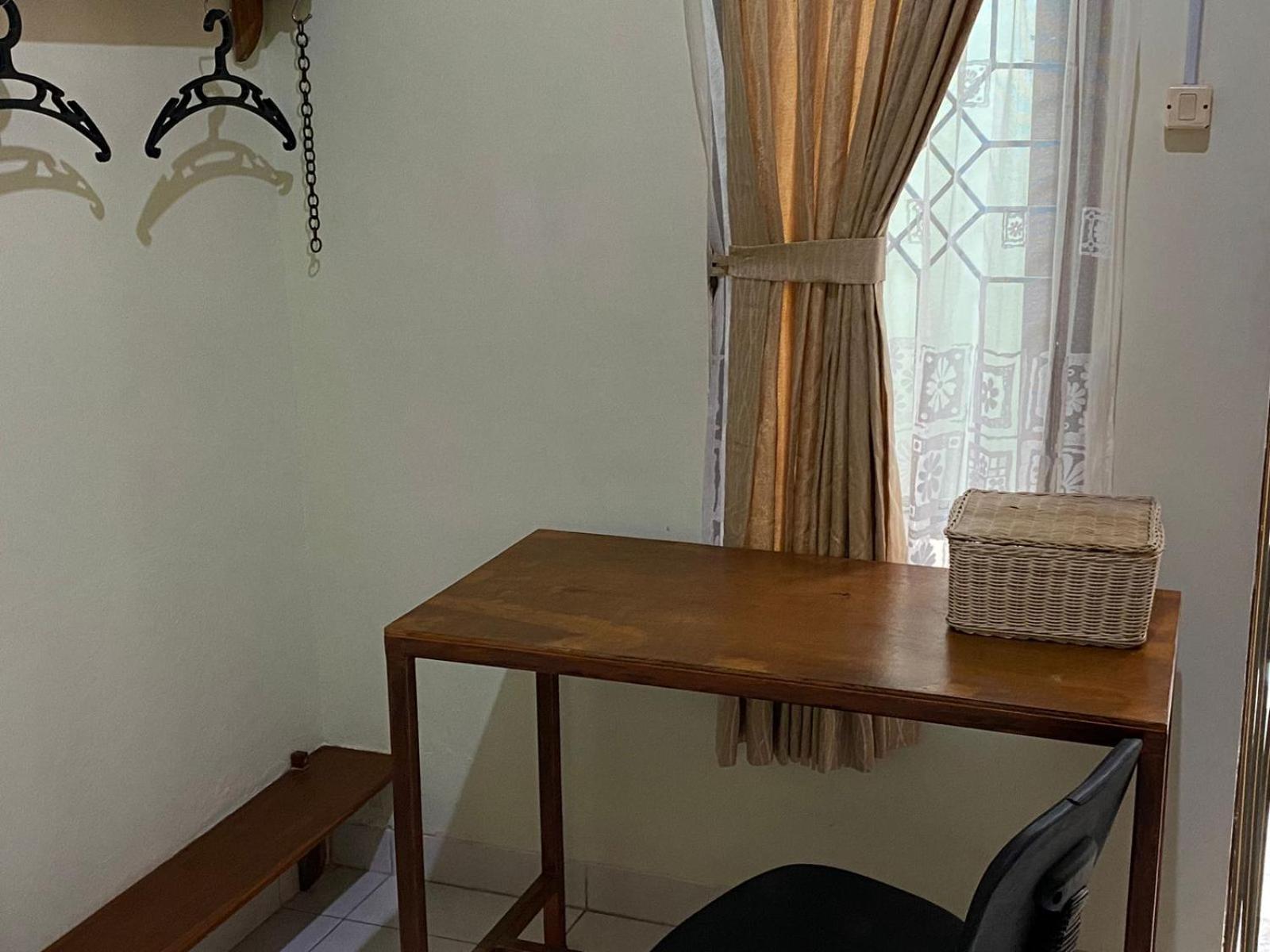 Coliving Jogja Sweet Home Kost Lengkap Di Jogjakarta Zimmer foto