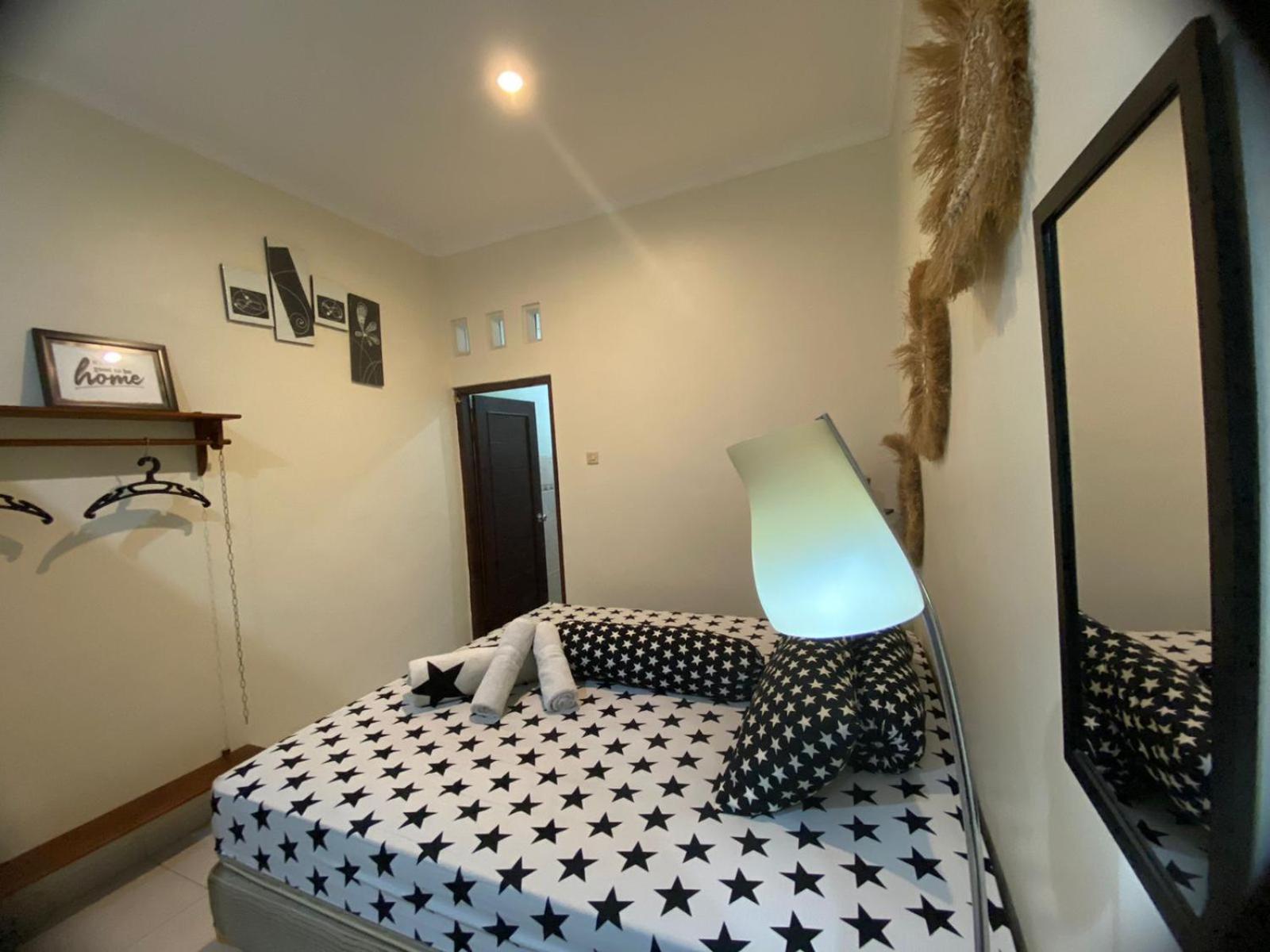 Coliving Jogja Sweet Home Kost Lengkap Di Jogjakarta Zimmer foto
