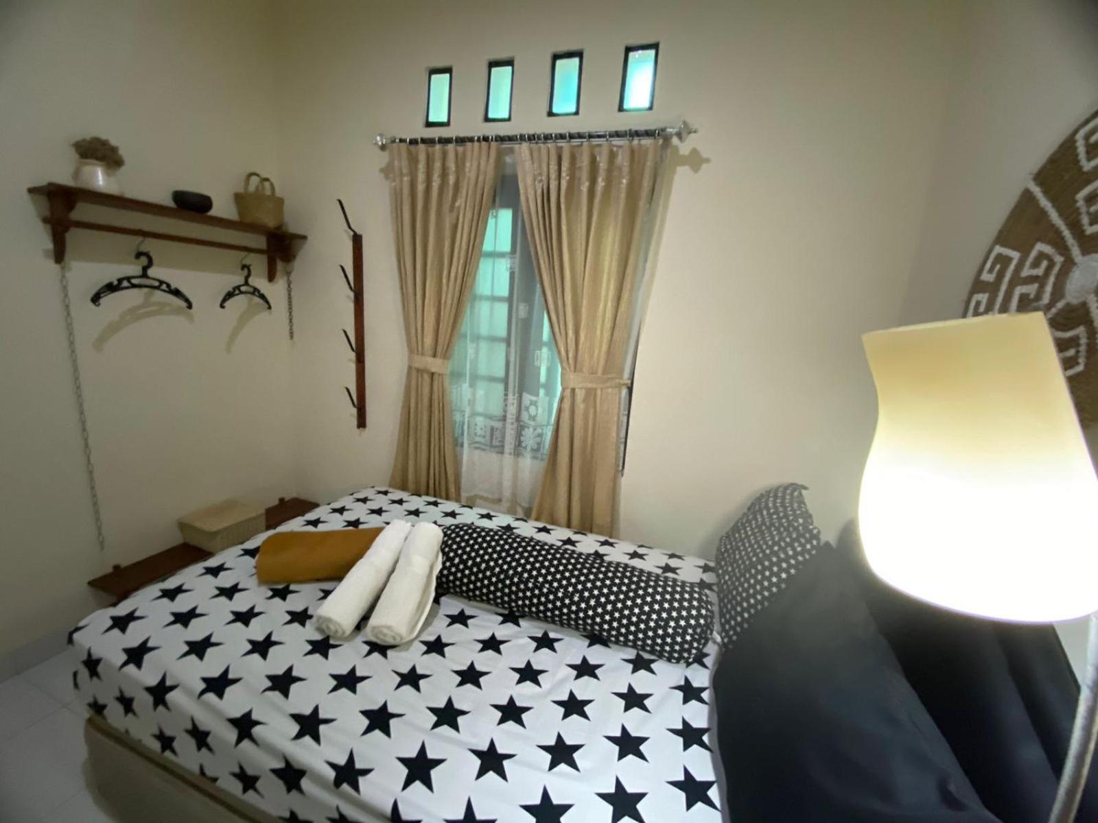 Coliving Jogja Sweet Home Kost Lengkap Di Jogjakarta Zimmer foto